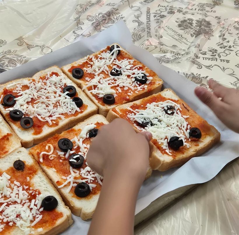 نشاط تحضير البيتزا داخل روضة غرس القيم